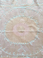 El İşlemesi Suzani Duvar Örtüsü 132 x 138 cm