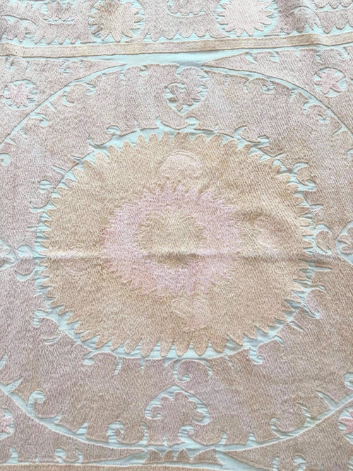 El İşlemesi Suzani Duvar Örtüsü 132 x 138 cm