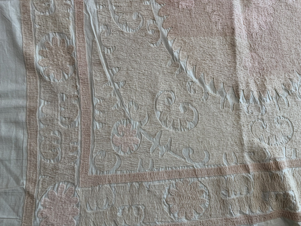 El İşlemesi Suzani Duvar Örtüsü 140 x 154 cm