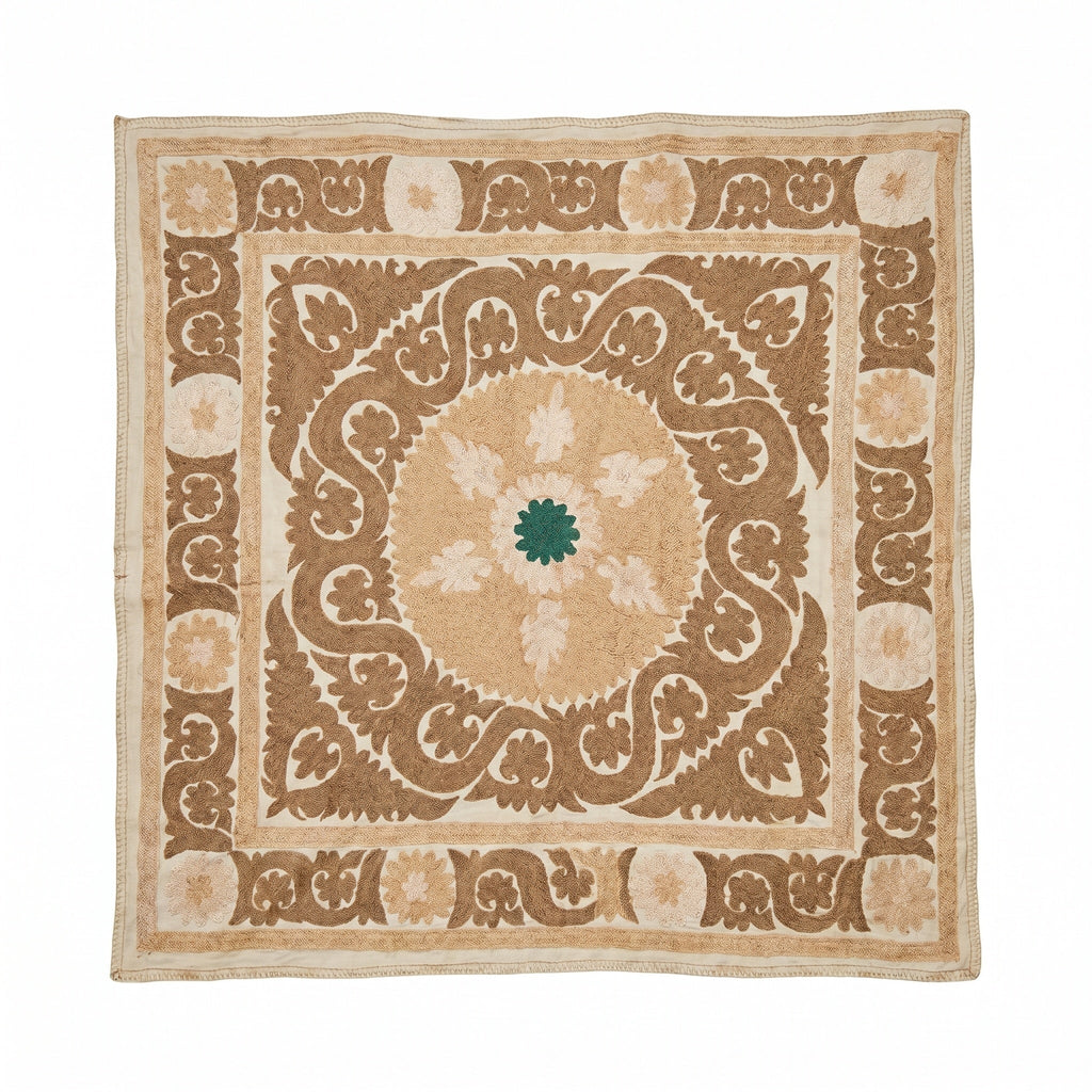 El İşlemesi Suzani Duvar Örtüsü 127 x 135 cm