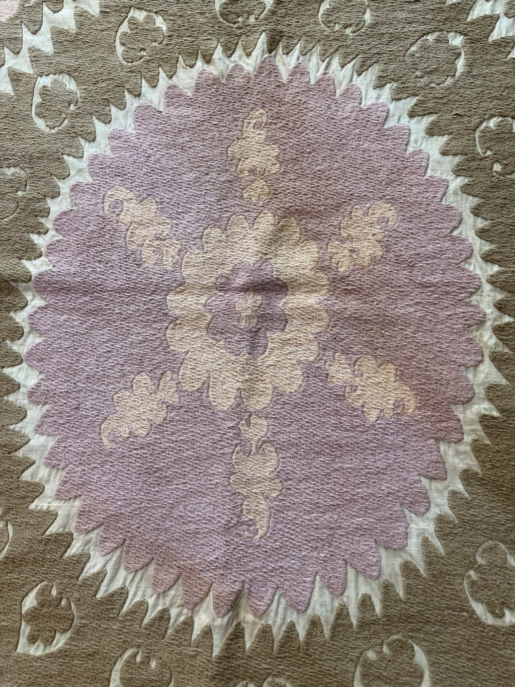 El İşlemesi Suzani Duvar Örtüsü 145 x 159 cm