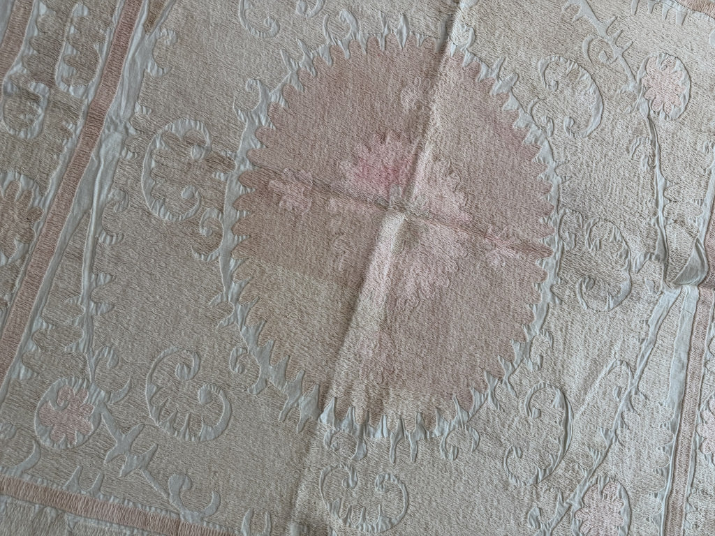 El İşlemesi Suzani Duvar Örtüsü 140 x 154 cm
