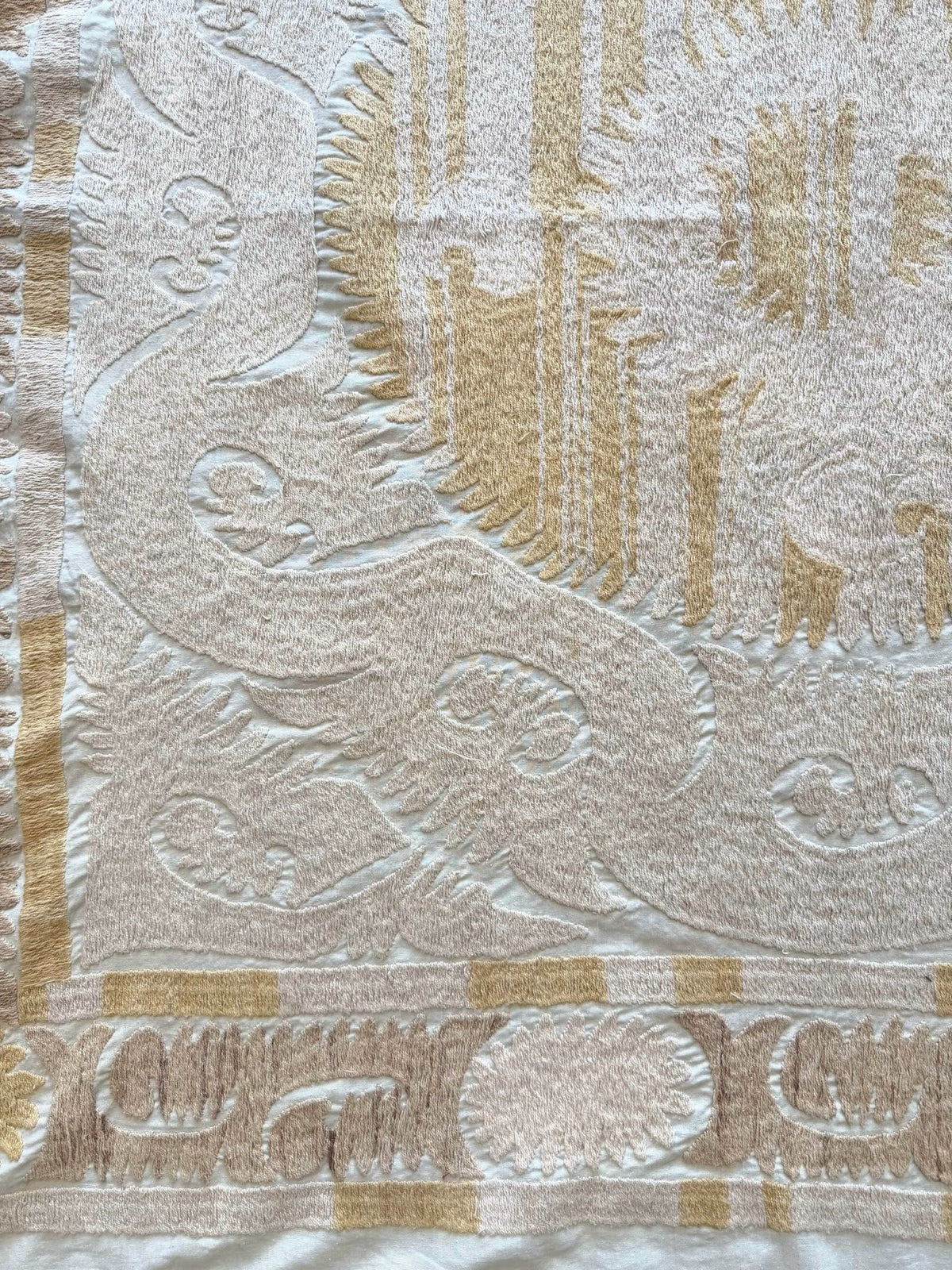 El İşlemesi Suzani Duvar Örtüsü 144 x 147 cm