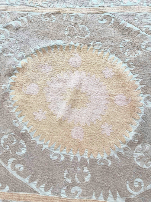 El İşlemesi Suzani Duvar Örtüsü 136 x 143 cm
