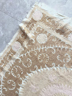 El İşlemesi Suzani Duvar Örtüsü 150 x 156 cm
