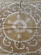 El İşlemesi Suzani Duvar Örtüsü 145 x 156 cm