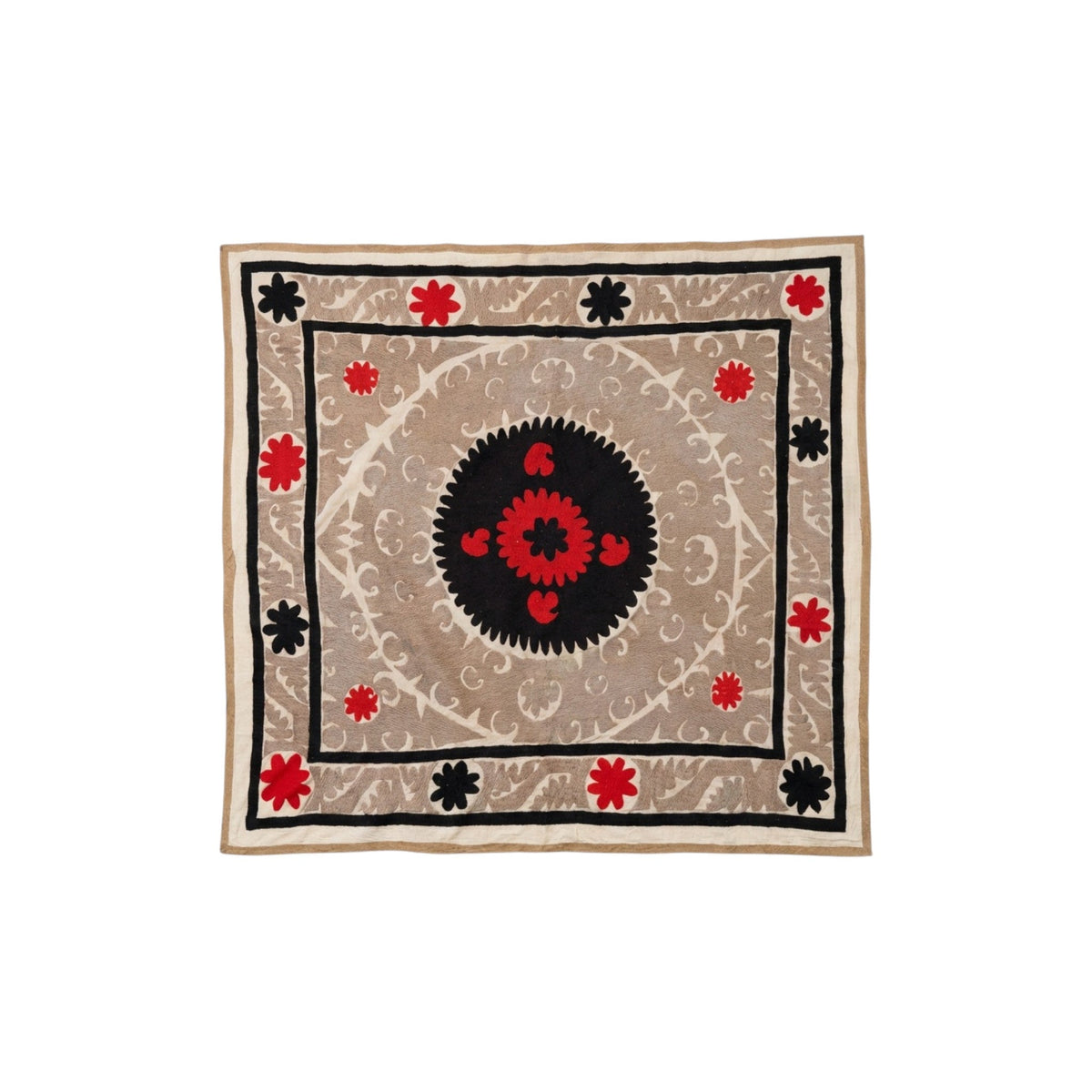 El İşlemesi Suzani Duvar Örtüsü 132 x 142 cm