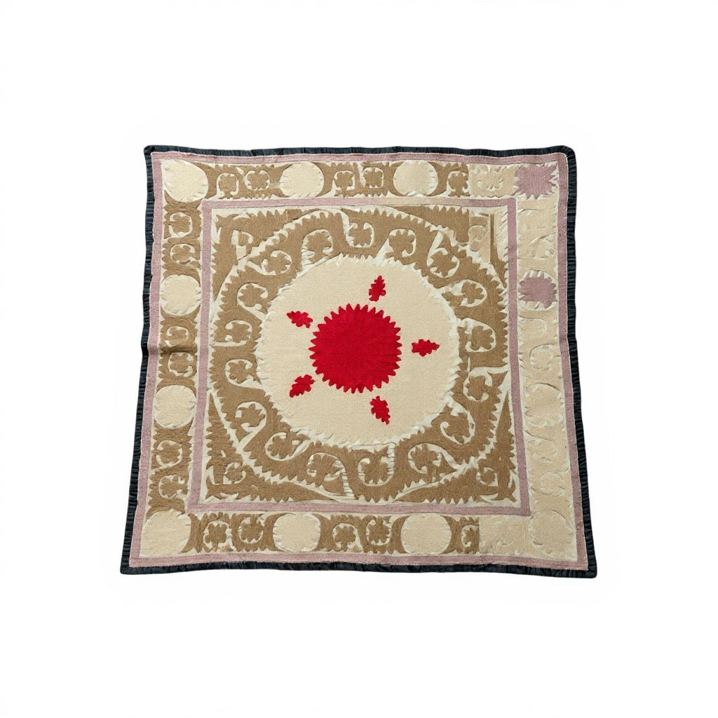 El İşlemesi Suzani Duvar Örtüsü 125 x 130 cm