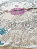 El İşlemesi Suzani Duvar Örtüsü 134 x 142 cm