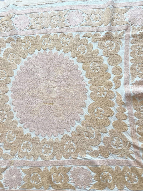 El İşlemesi Suzani Duvar Örtüsü 132 x 162 cm