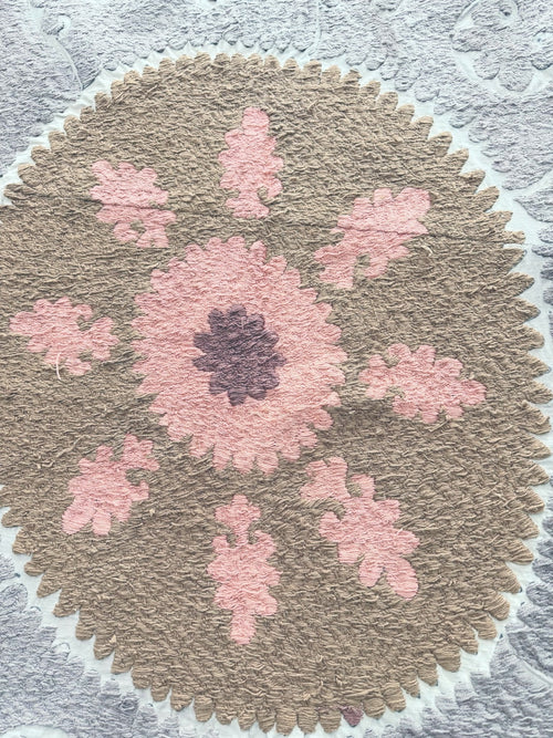El İşlemesi Suzani Duvar Örtüsü 126 x 140 cm
