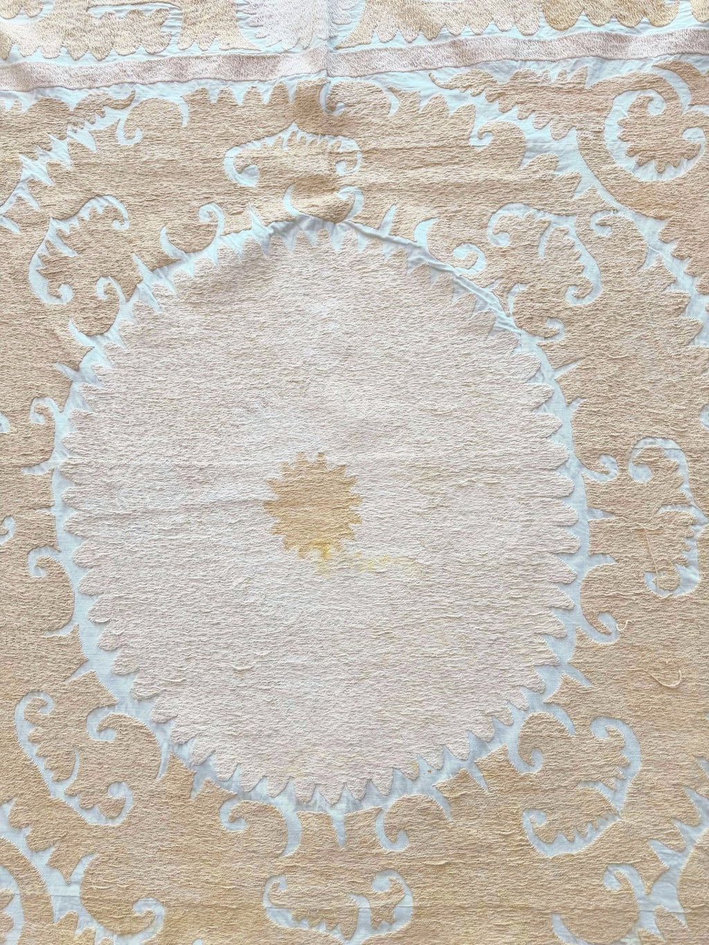 El İşlemesi Suzani Duvar Örtüsü 127 x 134 cm