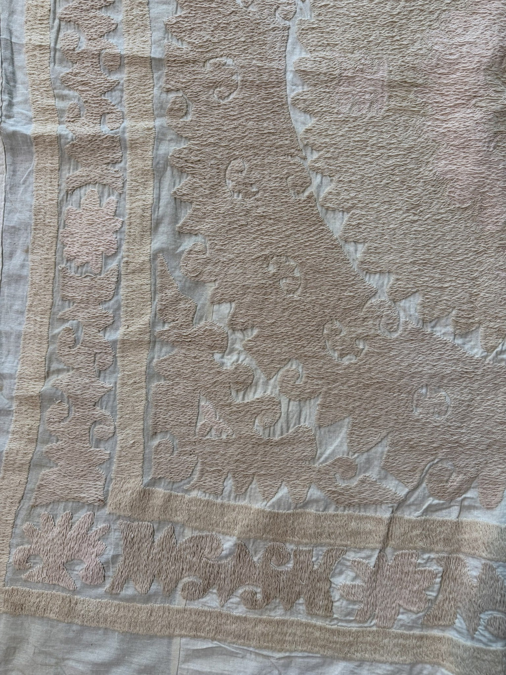 El İşlemesi Suzani Duvar Örtüsü 130 x 130 cm