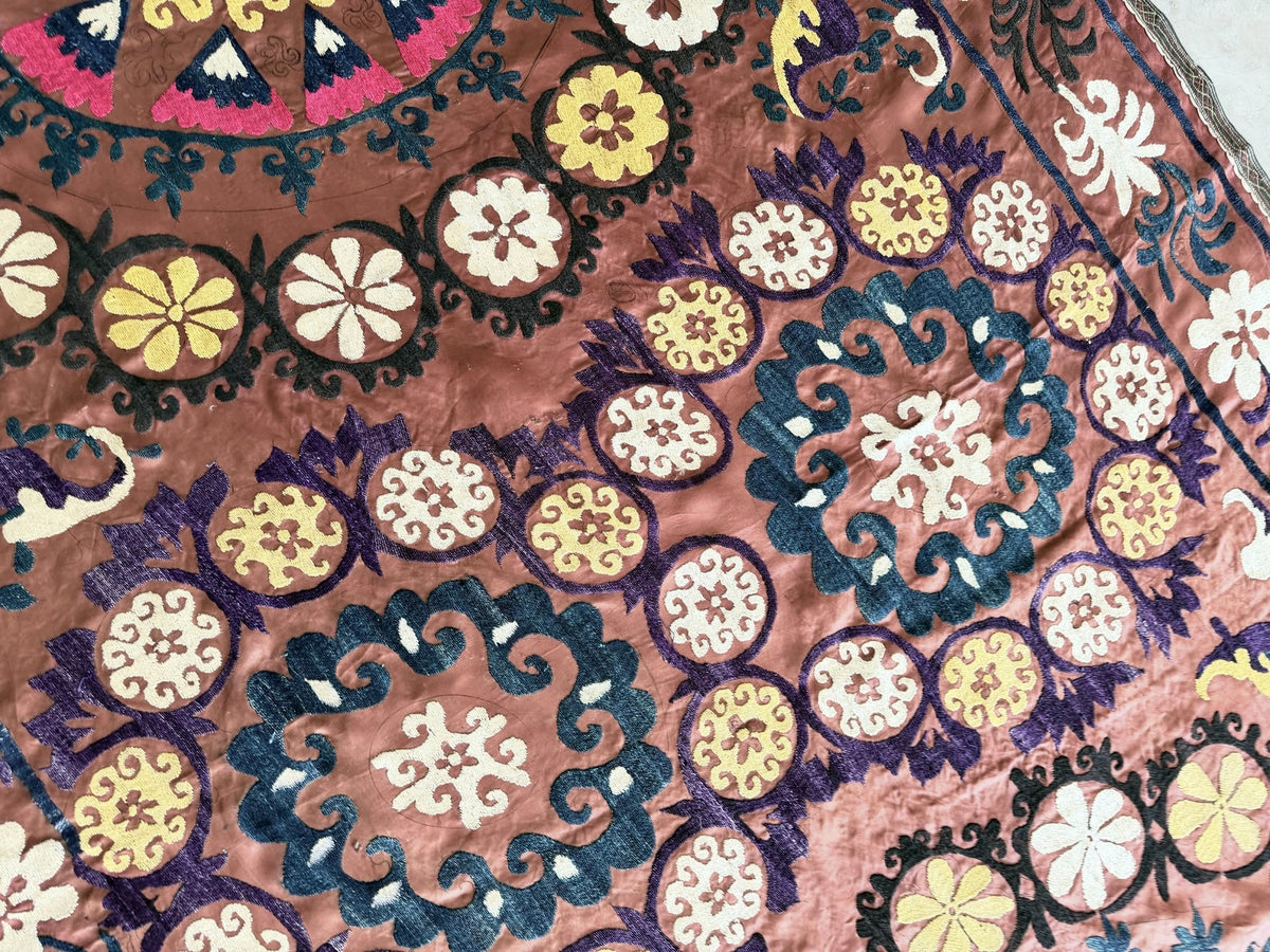 El İşlemesi Suzani Duvar Örtüsü 135 x 280 cm
