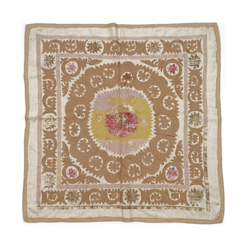 El İşlemesi Suzani Duvar Örtüsü 123 x 125 cm
