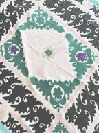 El İşlemesi Suzani Duvar Örtüsü 124 x 124 cm