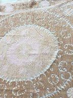 El İşlemesi Suzani Duvar Örtüsü 150 x 156 cm