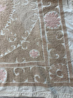 El İşlemesi Suzani Duvar Örtüsü 130 x 153 cm