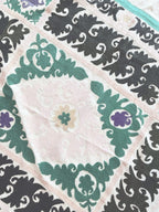 El İşlemesi Suzani Duvar Örtüsü 124 x 124 cm