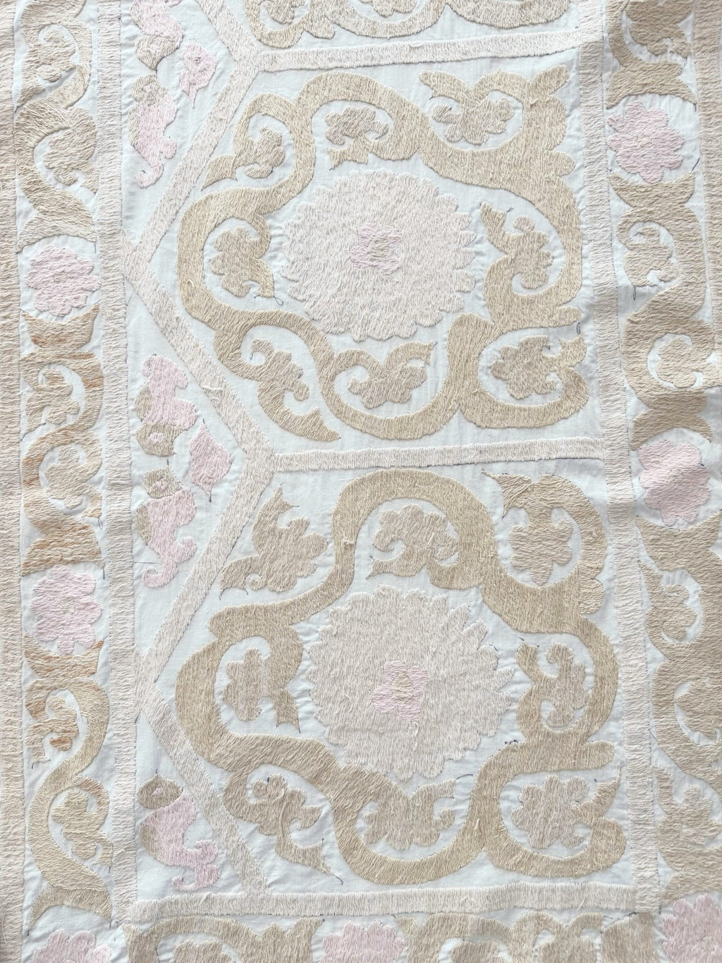 El İşlemesi Suzani Duvar Örtüsü 77 x 360 cm