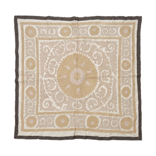 El İşlemesi Suzani Duvar Örtüsü 123 x 135 cm