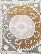 El İşlemesi Suzani Duvar Örtüsü 120 x 134 cm