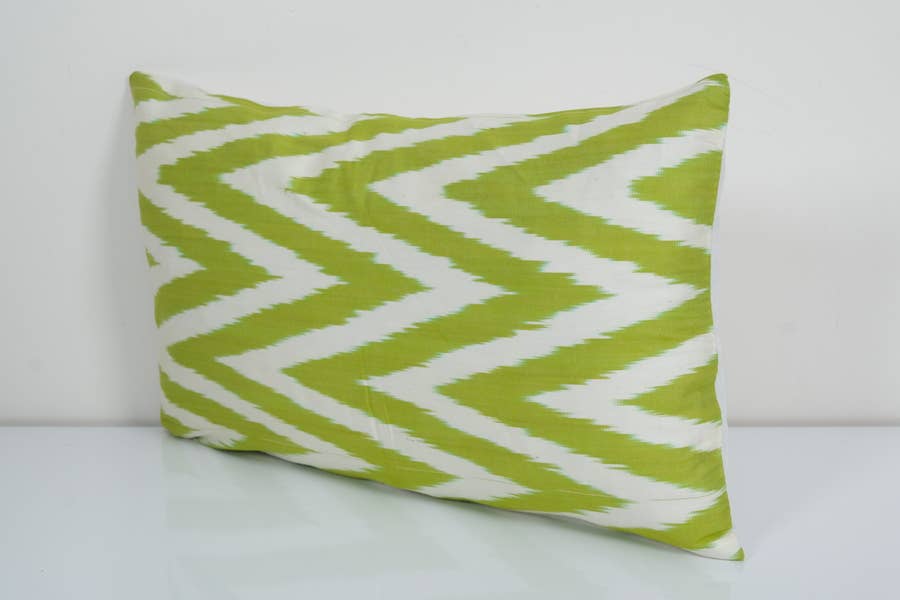 İpek Ikat Kadife Kırlent Kılıfı 30 x 51 cm