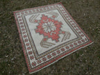 Vintage Kilim 116 x 122 cm