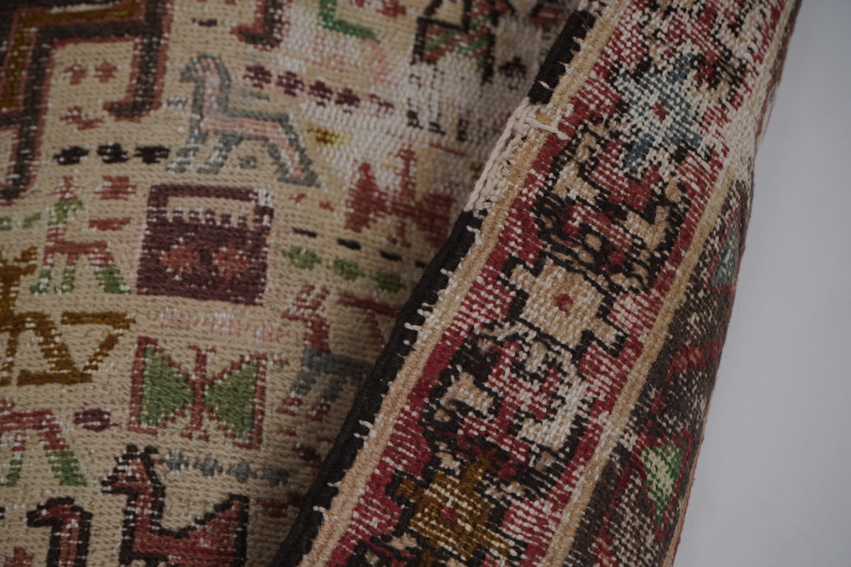 Vintage Hayvan Desenli Sumak Kilim 106 x 140 cm