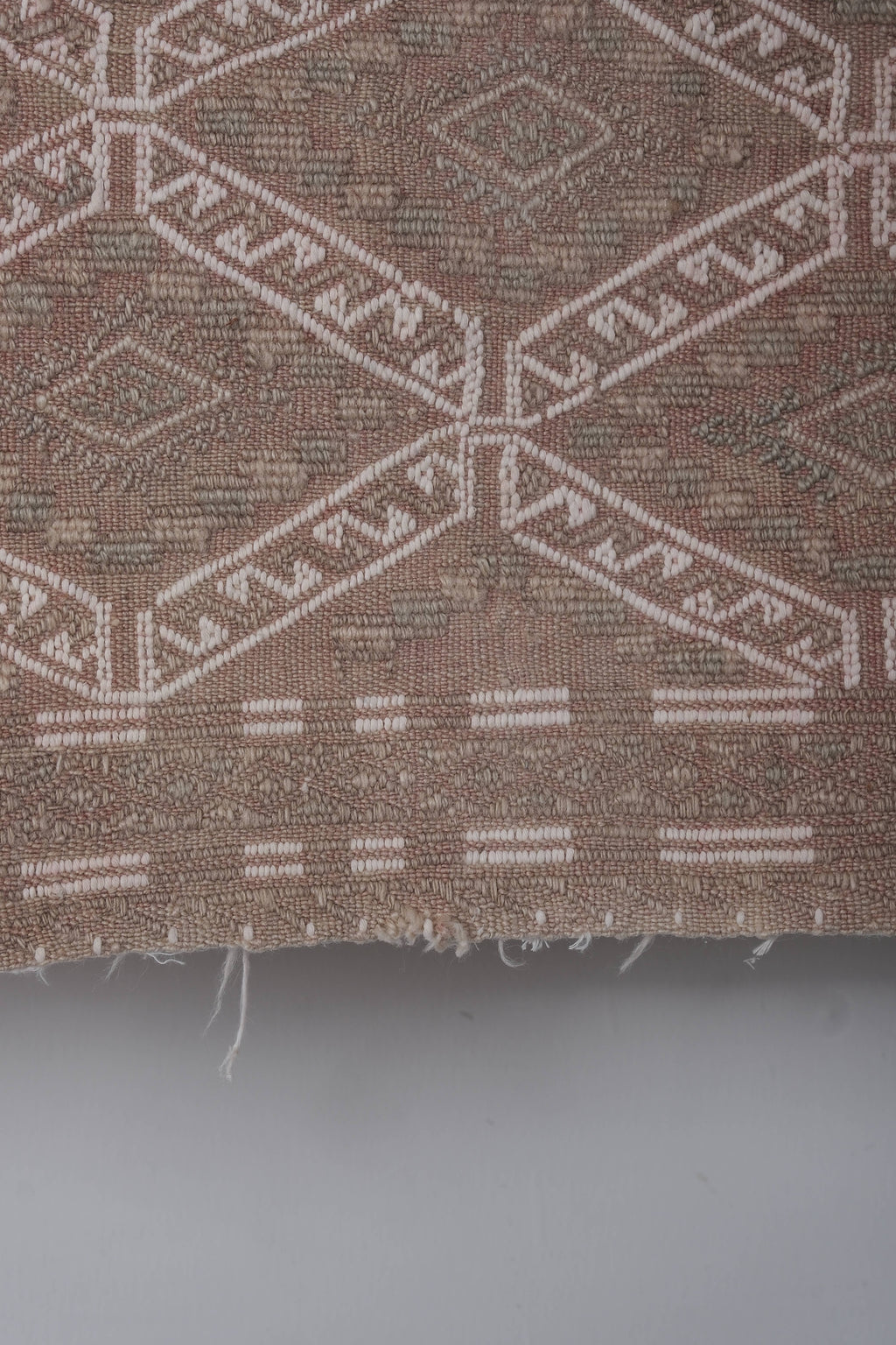 Vintage Kilim 167 x 238 cm