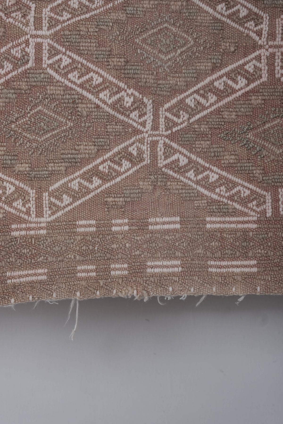 Vintage Kilim 167 x 238 cm