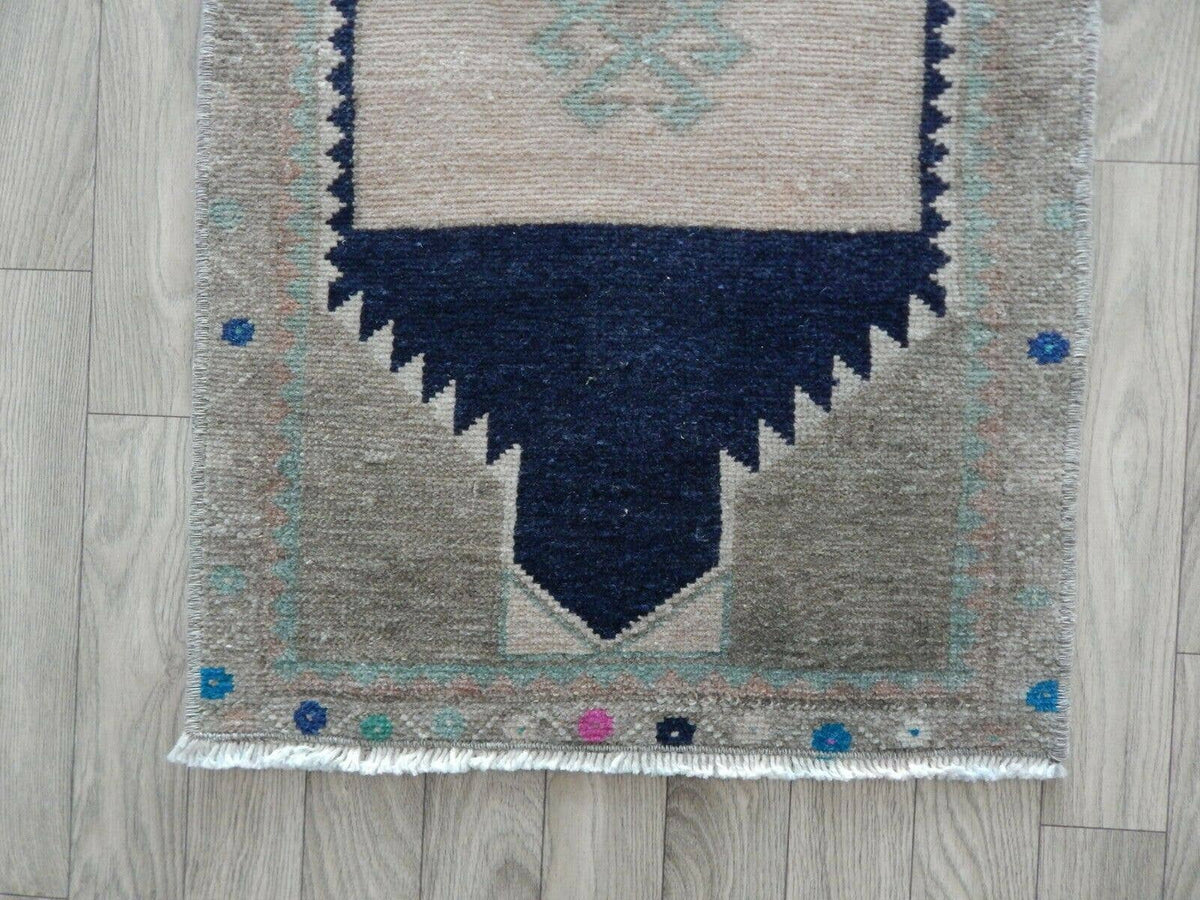 Vintage Uşak Halı 44 x 94 cm