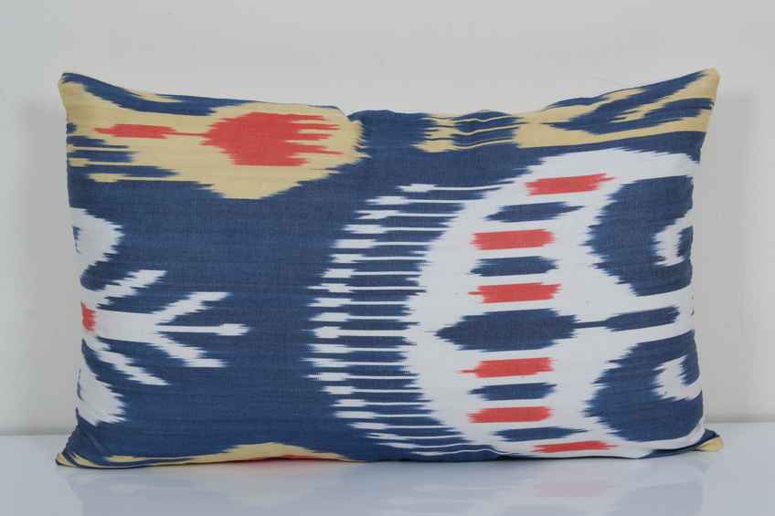 İpek Ikat Kadife Kırlent Kılıfı 30 x 46 cm