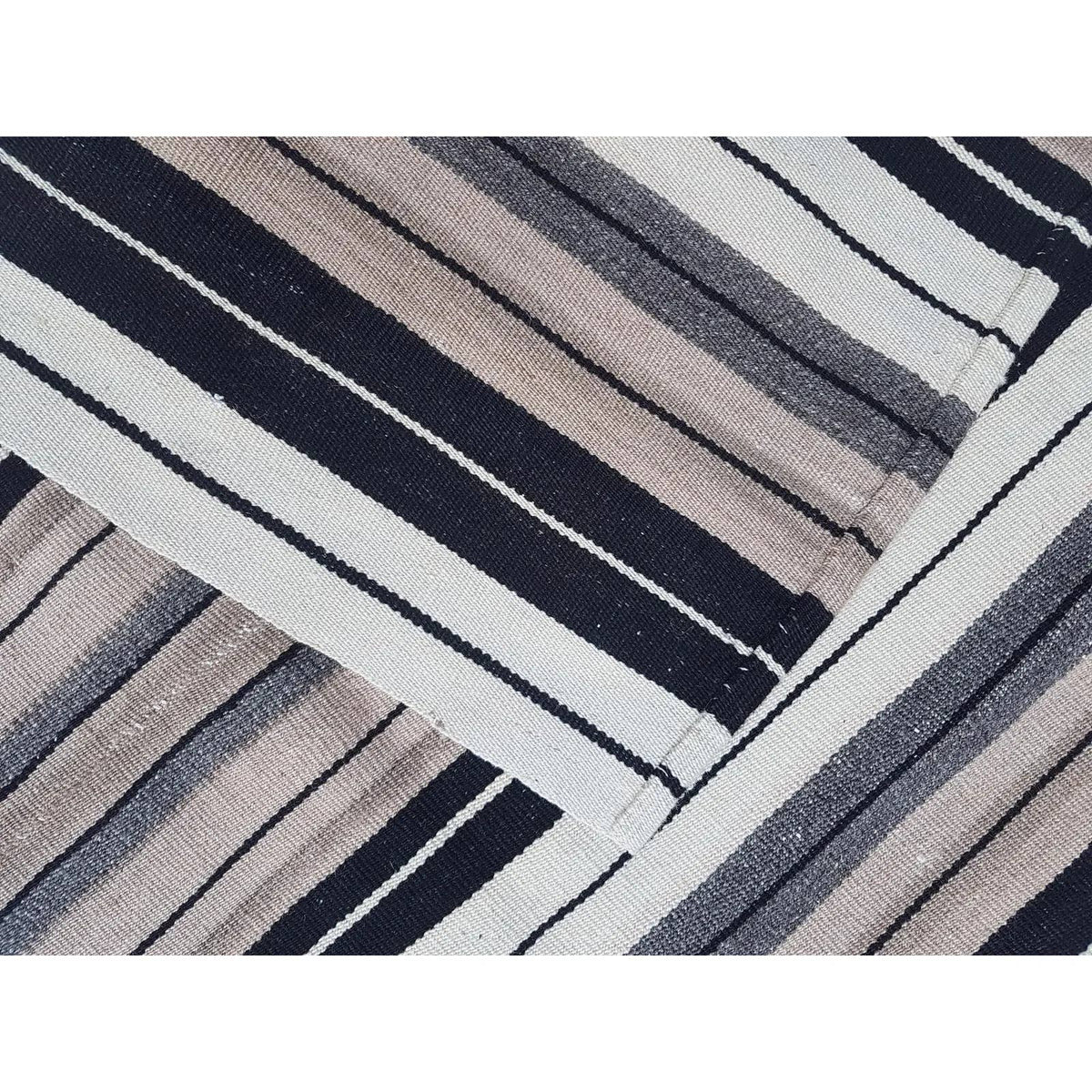 Vintage Kilim 146 x 281 cm