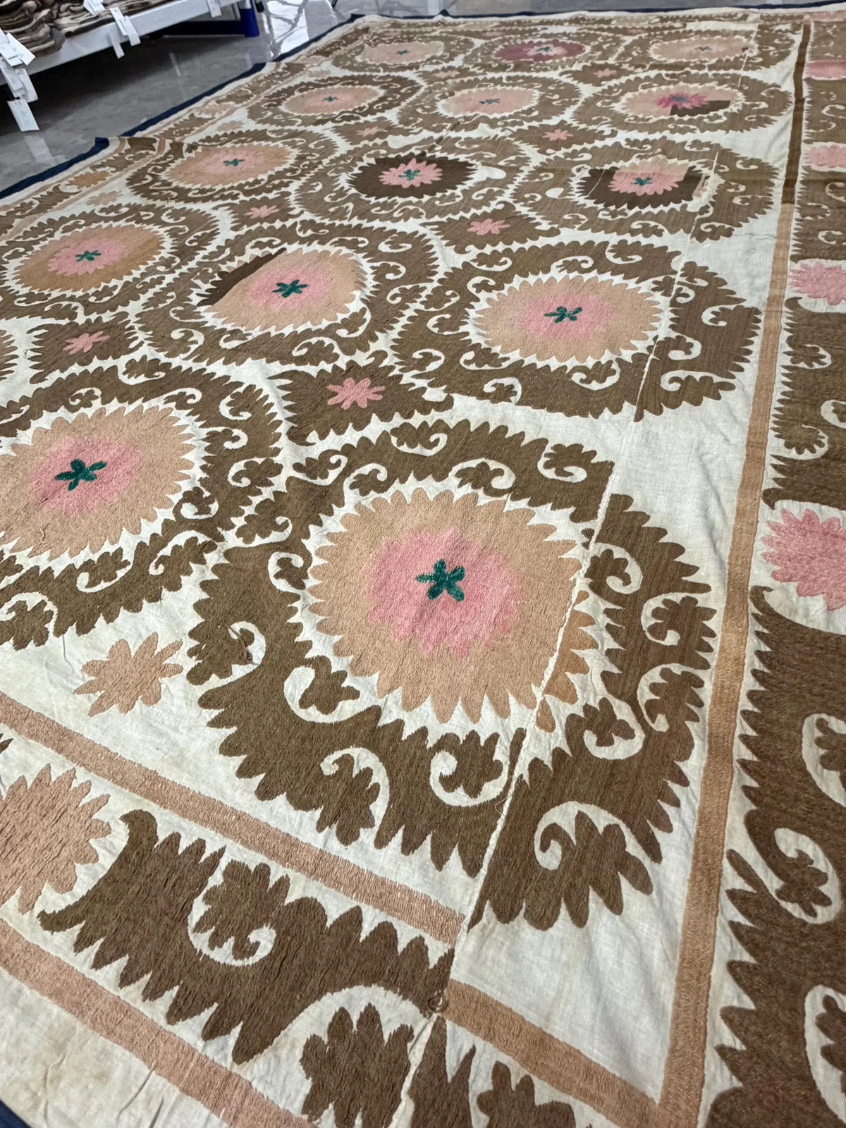 El İşlemesi Suzani Duvar Örtüsü 220 x 360 cm