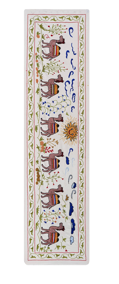 Deve Desenli Suzani Duvar Örtüsü 52 x 190 cm