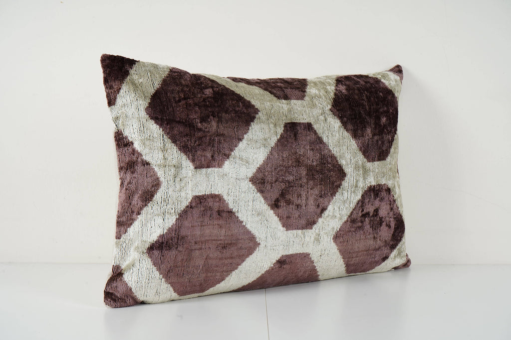 İpek Ikat Kadife Kırlent Kılıfı 40 x 60 cm