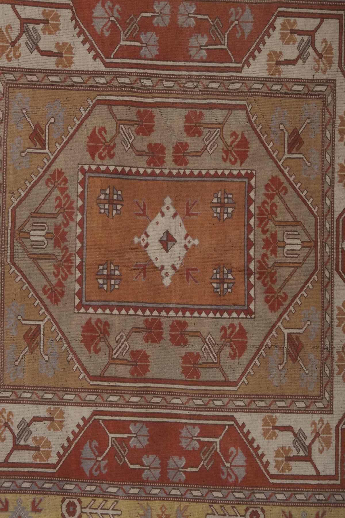 Vintage Uşak Halı 187 x 198 cm