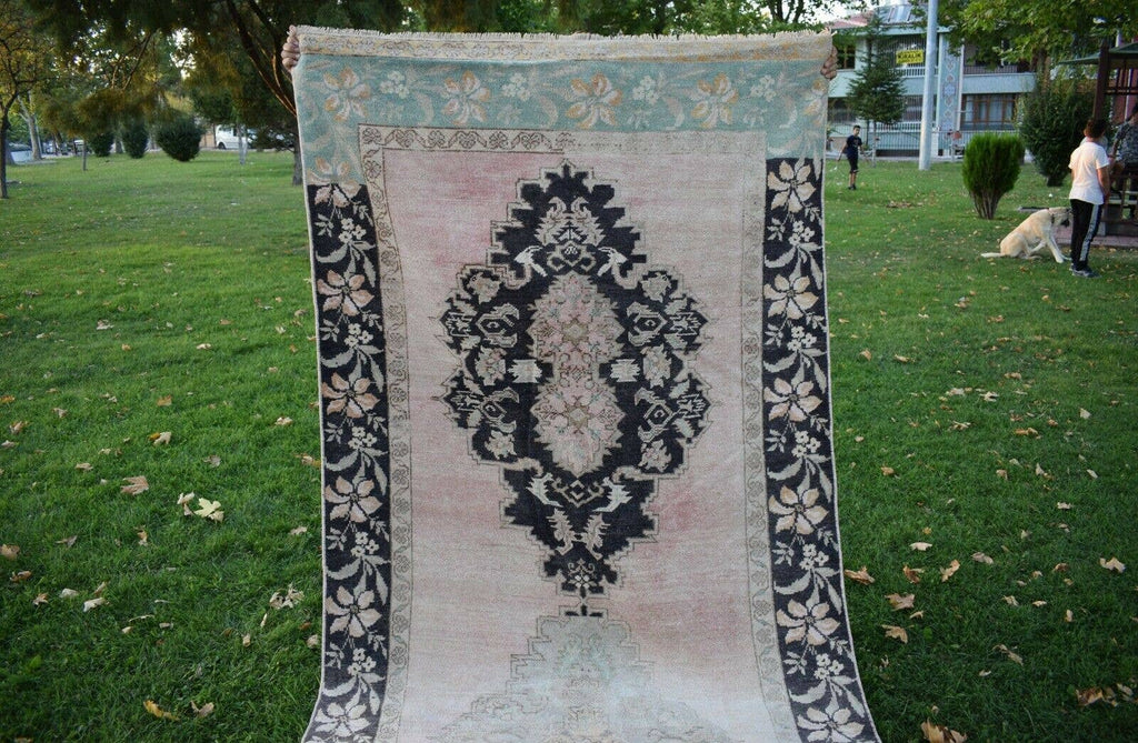 Vintage Uşak Halı 142 x 405 cm