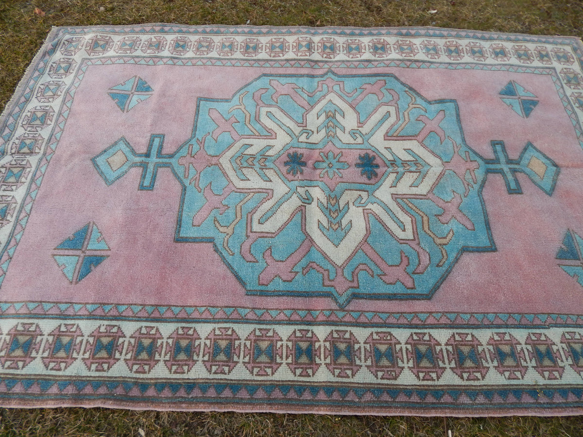 Vintage Uşak Halı 158 x 233 cm