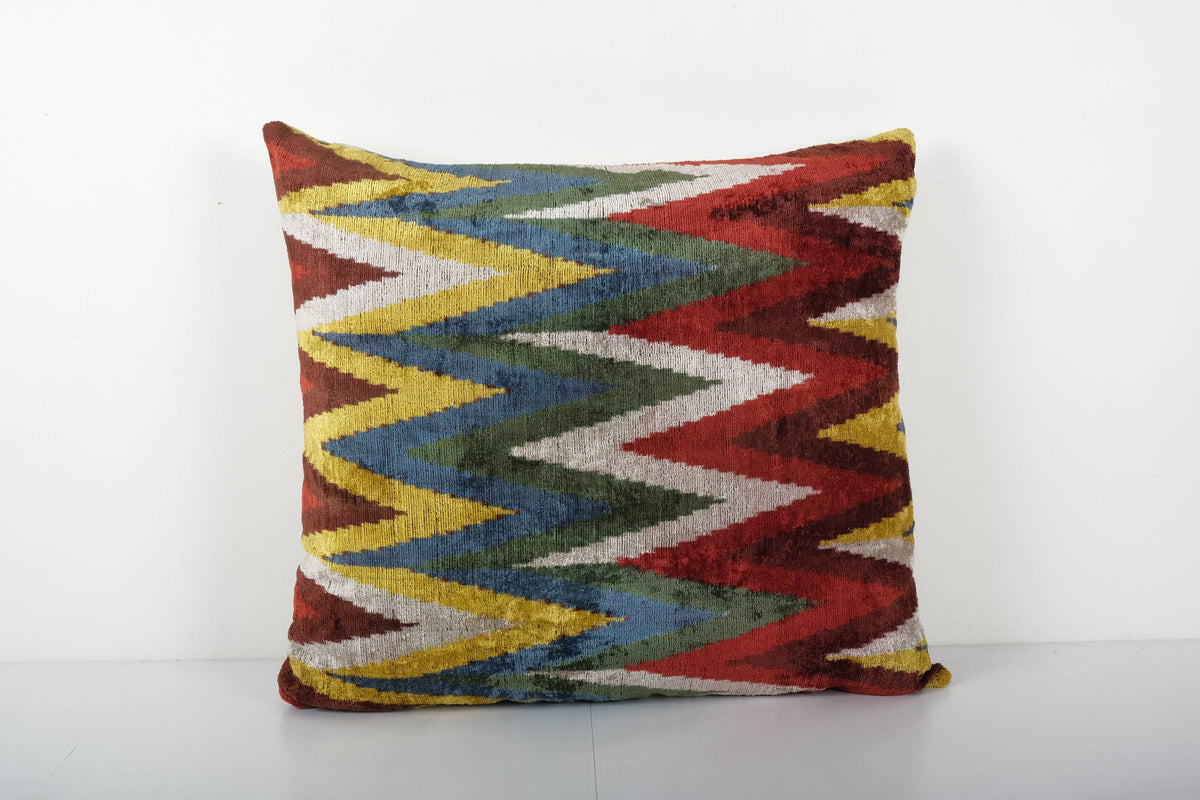 İpek Ikat Kadife Kırlent Kılıfı 65 x 65 cm
