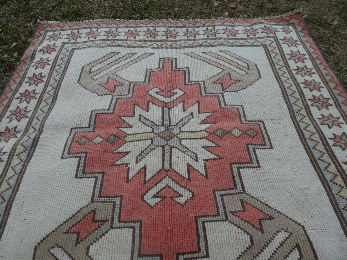 Vintage Kilim 116 x 122 cm