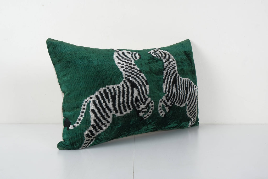 İpek Ikat Kadife Kırlent Kılıfı 40 x 60 cm