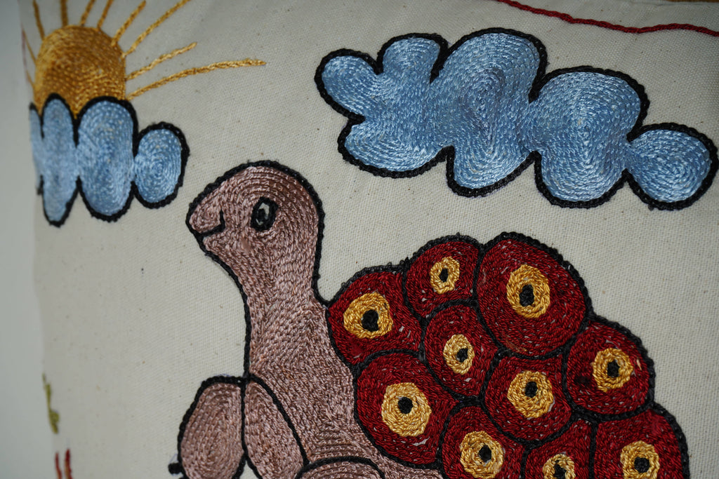 Kaplumbağa Desenli Suzani Kırlent Kılıfı 46 x 48 cm