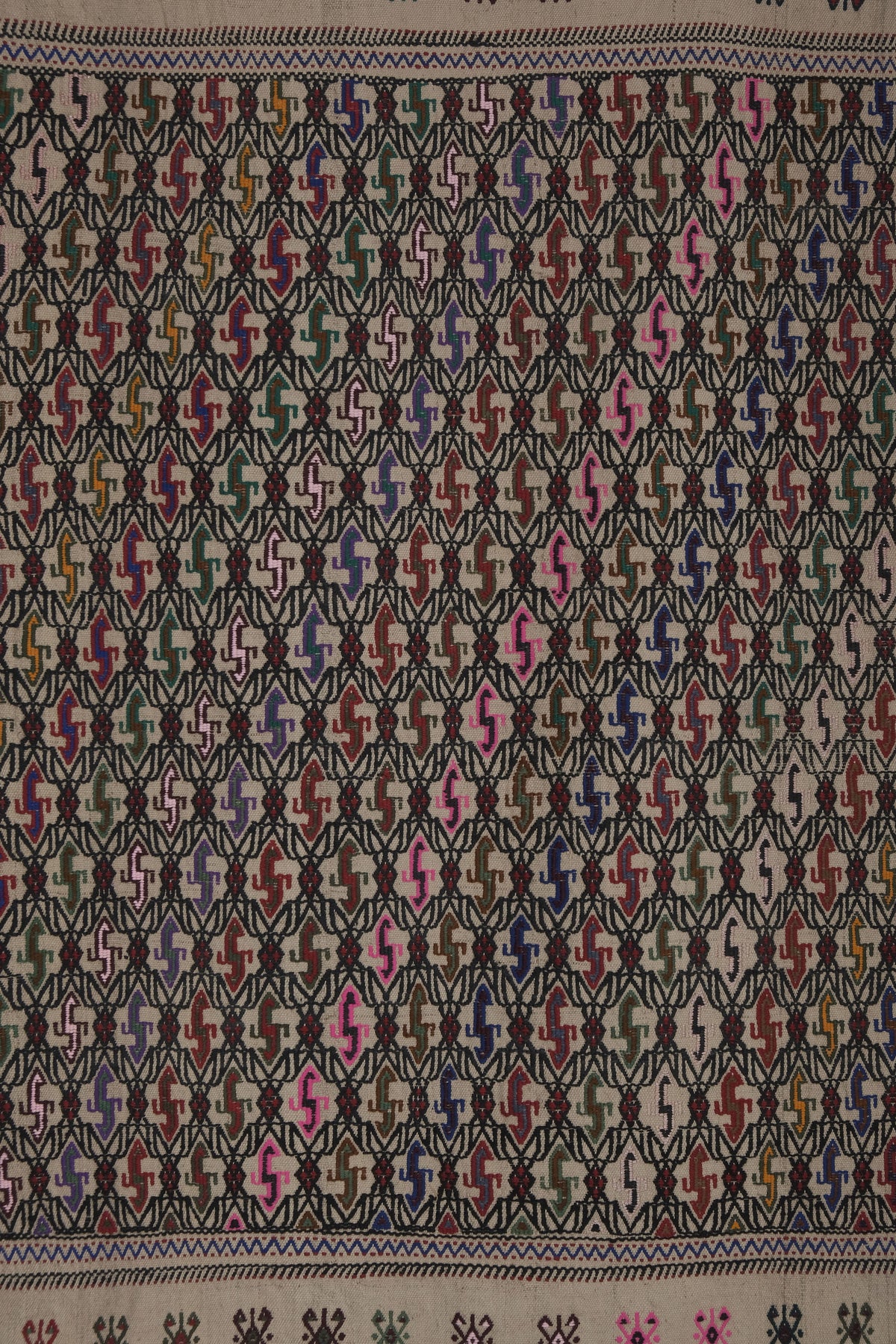 Vintage Kilim 115 x 153 cm