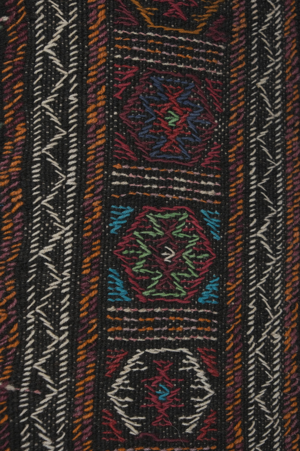 Vintage Sumak Kilim 102 x 163 cm