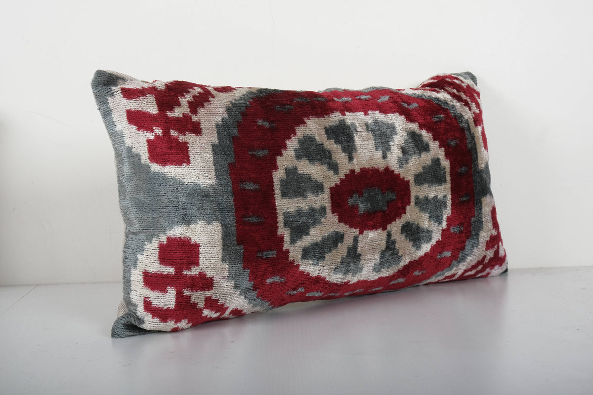İpek Ikat Kadife Kırlent Kılıfı 32 x 60 cm