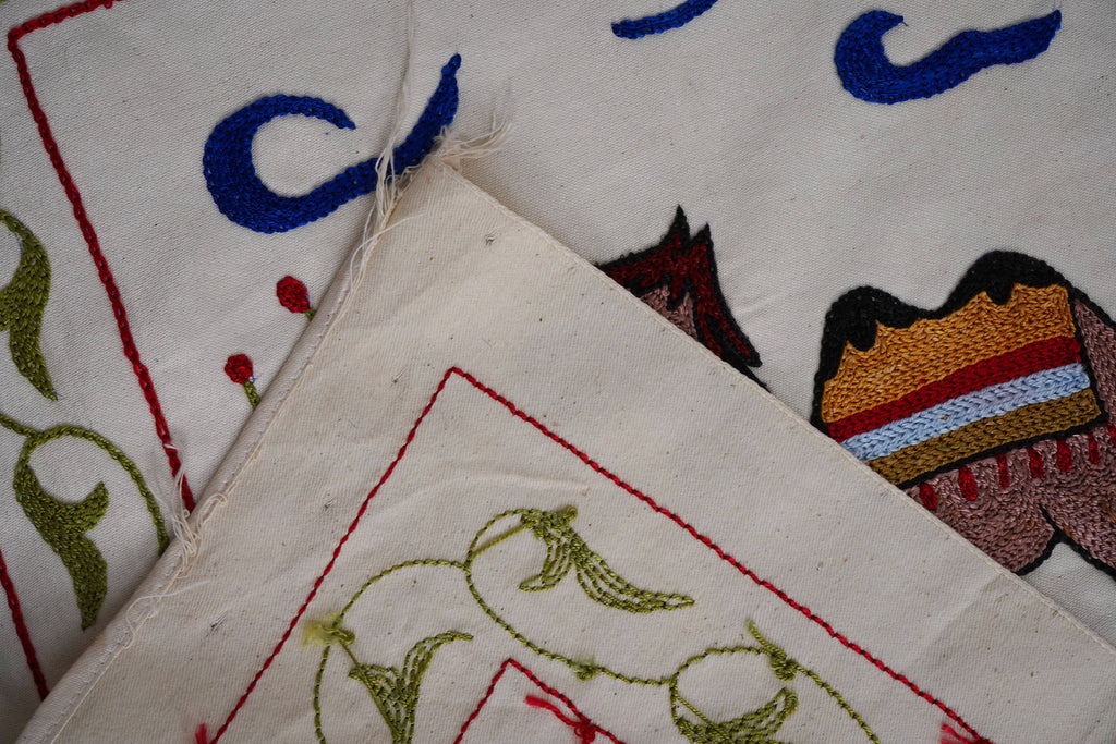 Deve Desenli Suzani Duvar Örtüsü 52 x 190 cm