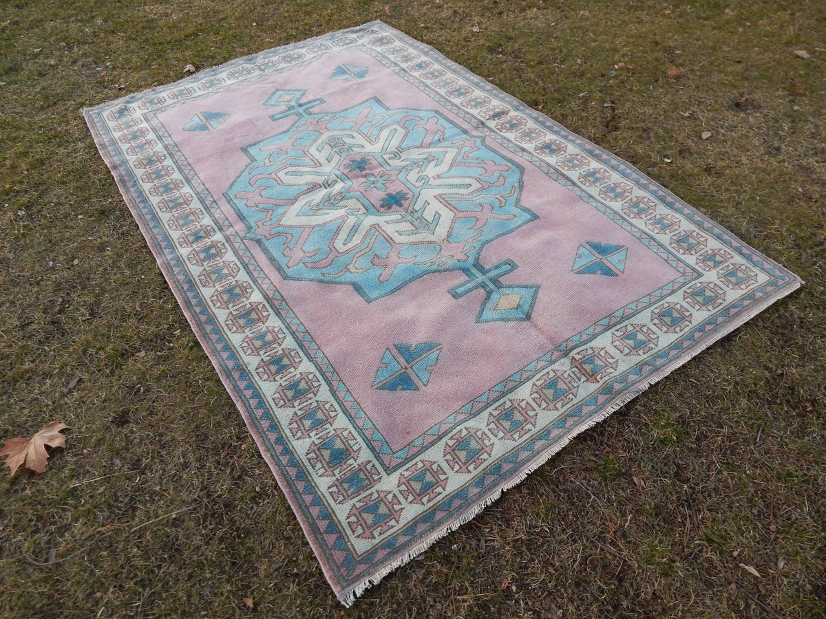 Vintage Uşak Halı 158 x 233 cm