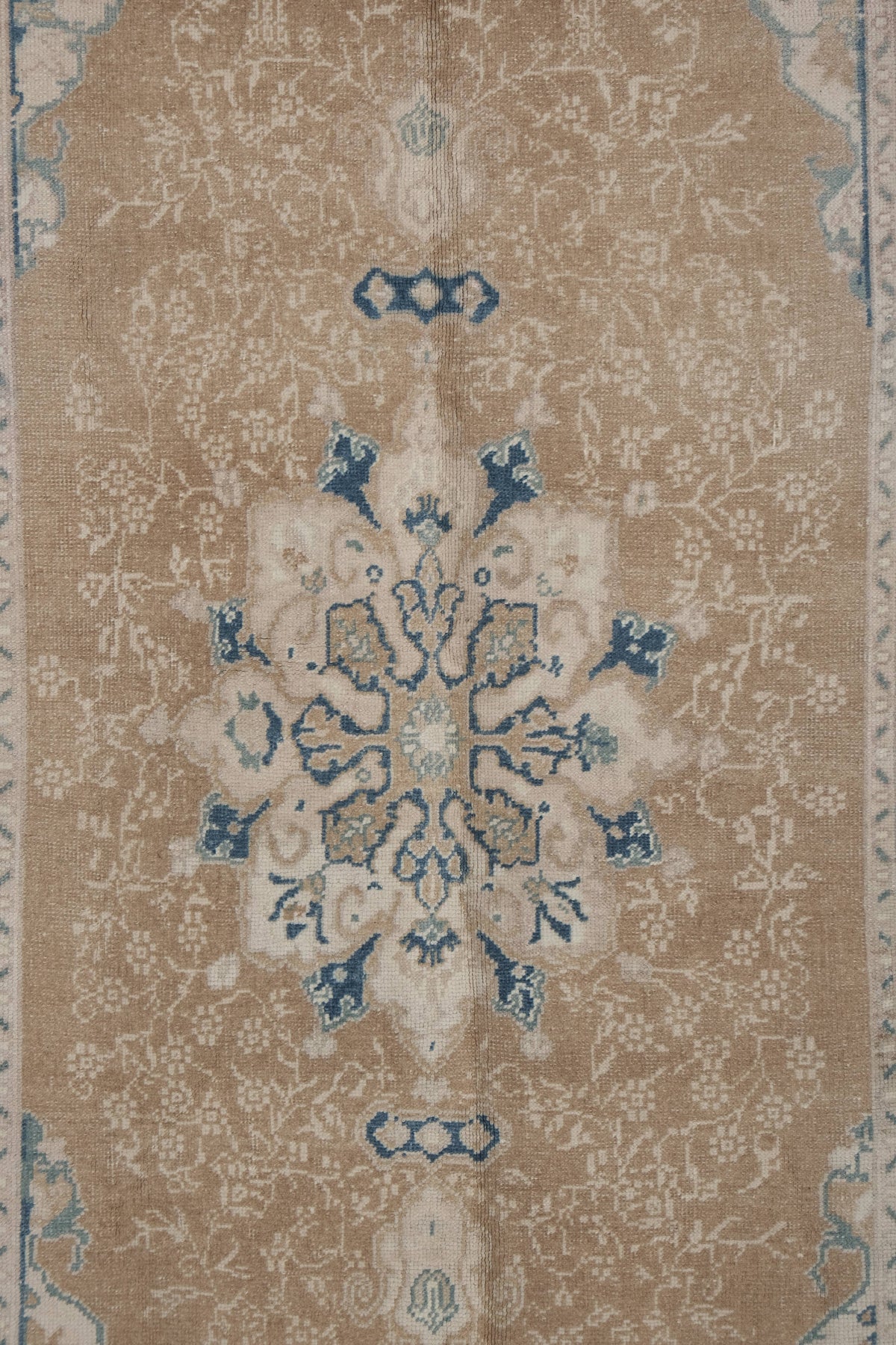 Vintage Uşak Halı 138 x 258 cm